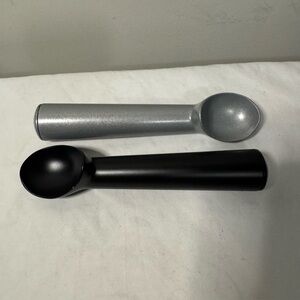 Double Pack Of Aluminum  Ice Cream Scoops , One Black One Silver Brand New.